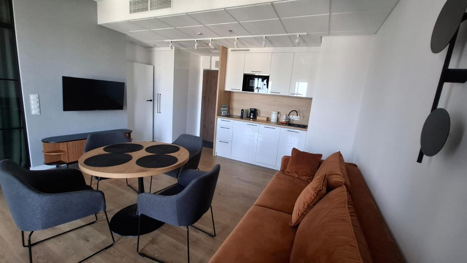 Apartamenty Wola Tower 바르샤바 외부 사진