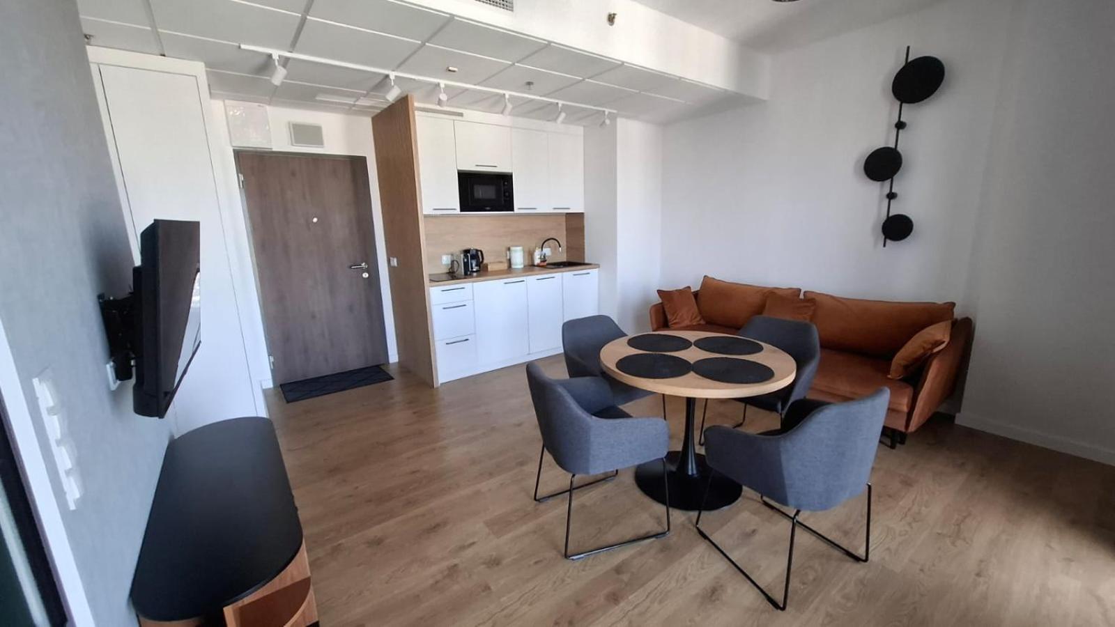 Apartamenty Wola Tower 바르샤바 외부 사진